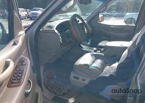 2000 Lincoln Navigator from USA, damaged, VIN 5LMEU27A4YLJ23680